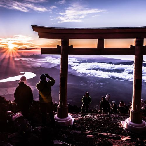 Đường mòn Yoshida lên núi Phú Sĩ thu phí 2.000 yên từ mùa hè năm 2024